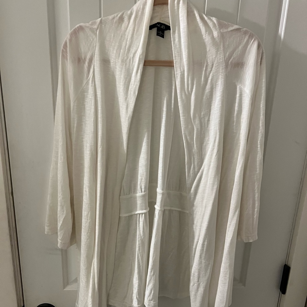White sweater perfect for fall!